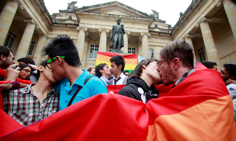 Celebremos con besos, es una decisión del Estado que nos debe hacer sentir orgullosos.