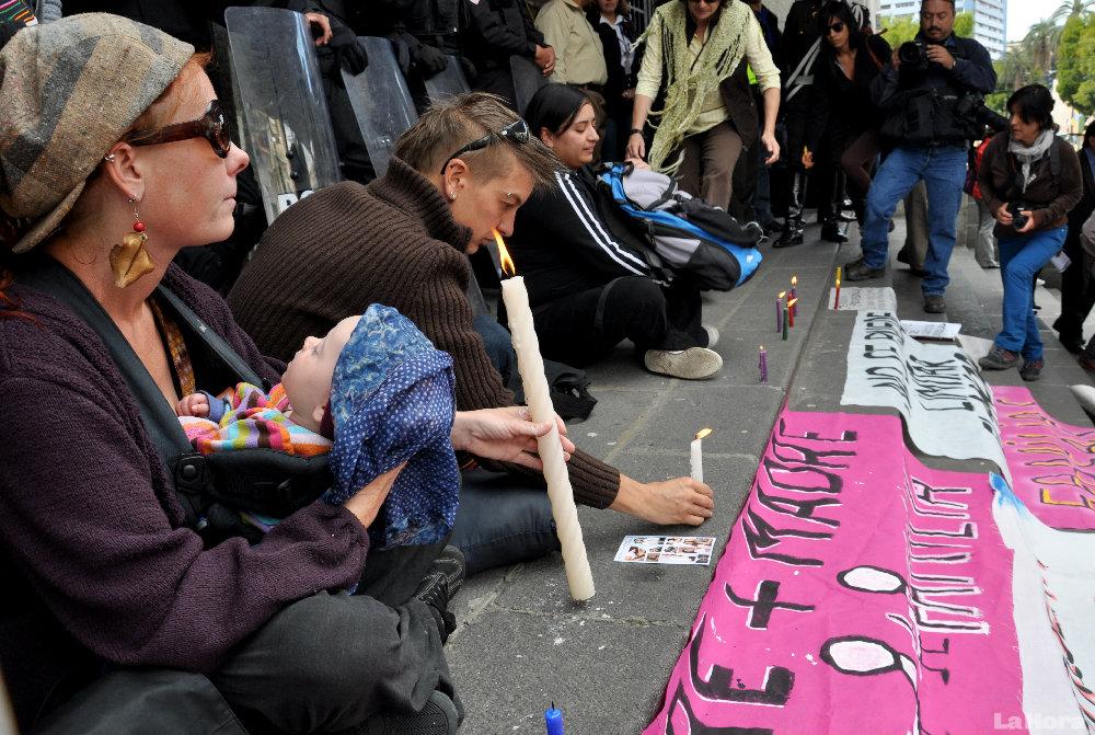 Las ciudadanas intentaron inscribir a la menor, como Satya, bajo sus dos apellidos el 27 de diciembre de 2011.