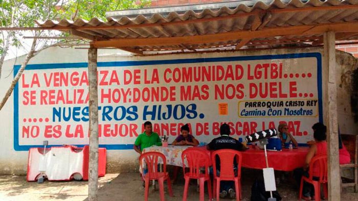Mural homof&oacute;bico genera controversia, Mural homof&oacute;bico genera controversia, El Poblado en Historias