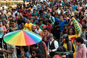 India reconoce derechos LGBT, Por primera vez India reconoce derechos LGBT, El Poblado en Historias