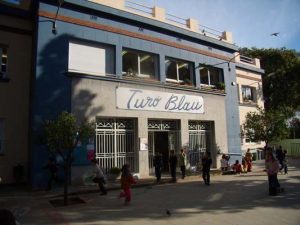 Tur&oacute; Blau,, Tur&oacute; Blau, la escuela p&uacute;blica LGBT friendly en Barcelona, El Poblado en Historias