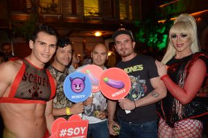 Cortes&iacute;a: SCRUFF