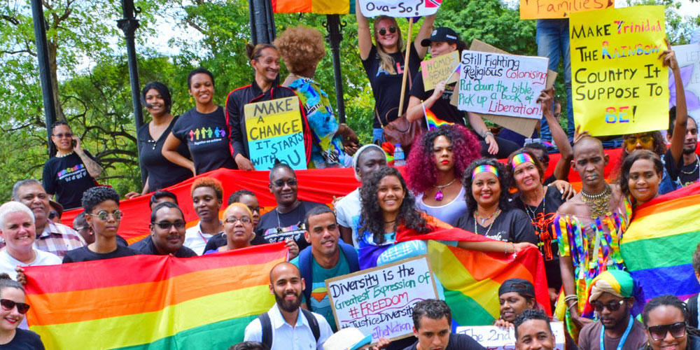 Trinidad y Tobago, Trinidad y Tobago despenaliza las relaciones adultas del mismo sexo, El Poblado en Historias