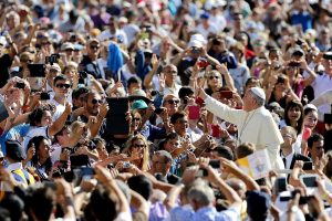papa francisco, “Dios te hizo así y te ama así” -Papa Francisco a hombre gay., El Poblado en Historias