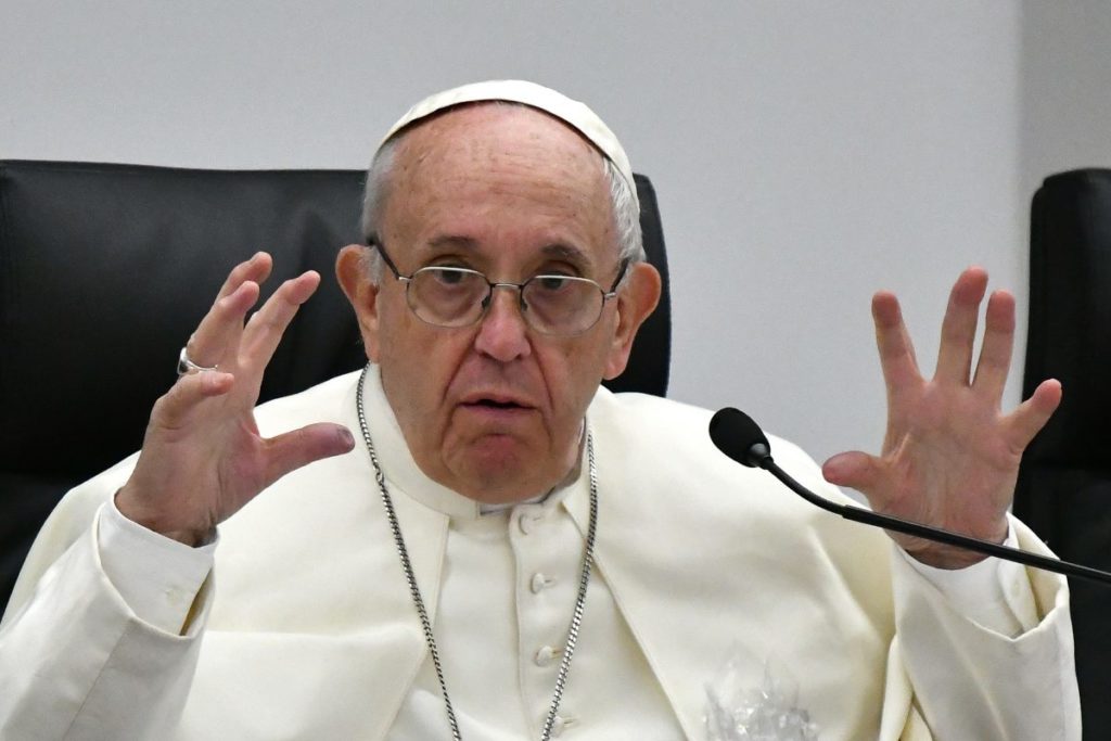 Papa, El vaticano modifica las declaraciones del Papa sobre la homosexualidad y la Psiquiatr&iacute;a, El Poblado en Historias