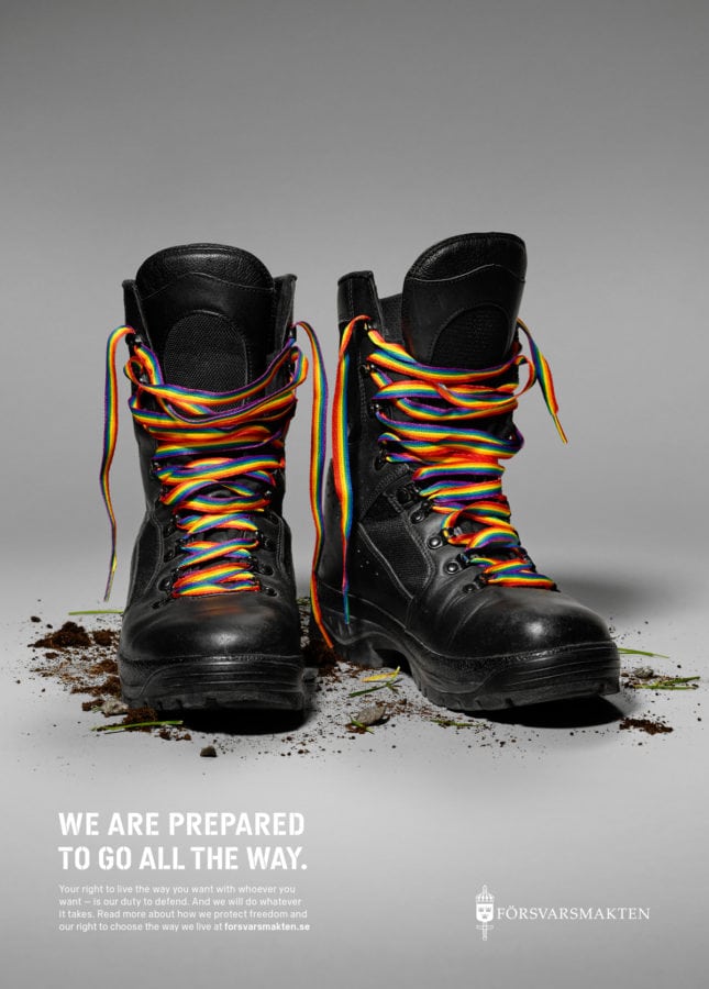 Fuerza Armada, Con camuflaje de arcoíris, la Fuerza Armada sueca celebra el Pride, El Poblado en Historias