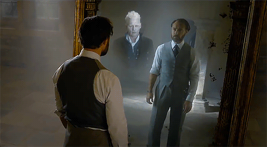 Animales Fantásticos, ¿La sexualidad de Dumbledore expuesta en Animales Fantásticos 2?, El Poblado en Historias