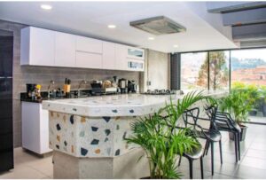 Medell&iacute;n, Inverso: la m&aacute;gica experiencia de coliving en el coraz&oacute;n de Medell&iacute;n, El Poblado en Historias