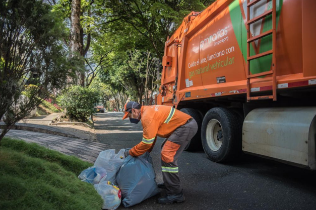 Emvarias El Poblado, Basura a tiempo, barrio limpio. Conoce los nuevos horarios de recolecci&oacute;n de residuos en El Poblado, El Poblado en Historias