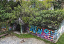 Justicia ordena extinción de dominio de una casa de René Higuita en El Poblado; la decisión aún no está en firme Vista exterior de la casa ubicada en El Poblado que hace parte del proceso de extinción de dominio relacionado con René Higuita.