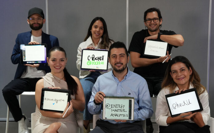 Emprendedores de startups participantes en la convocatoria Ruta N Medellín Next para fortalecer empresas de base tecnológica.
