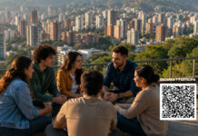 ¿Cómo sueñas el futuro de El Poblado? Participa en la Geoencuesta del Plan de Desarrollo Local Habitantes de El Poblado participan en un espacio de diálogo comunitario para construir propuestas para el Plan de Desarrollo Local de la Comuna 14. La imagen incluye un código QR para acceder a la Geoencuesta.